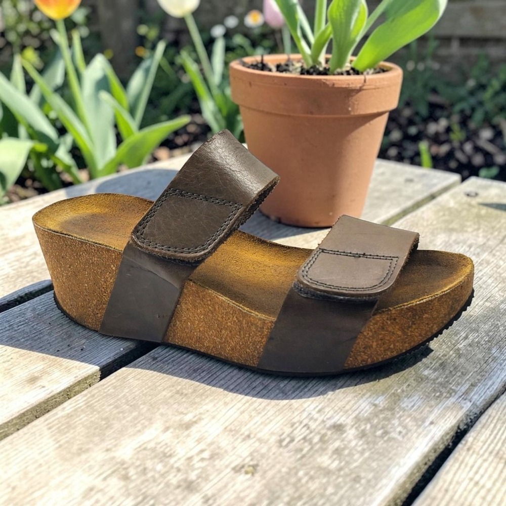Eric Michael Brown Leather Cork Wedge Sandals Made in Portugal Size 39‎